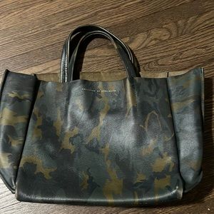 Ampersand As Apostrophe Camo Tote
H: 10.5"
W: 19.75"
D: 5.75"